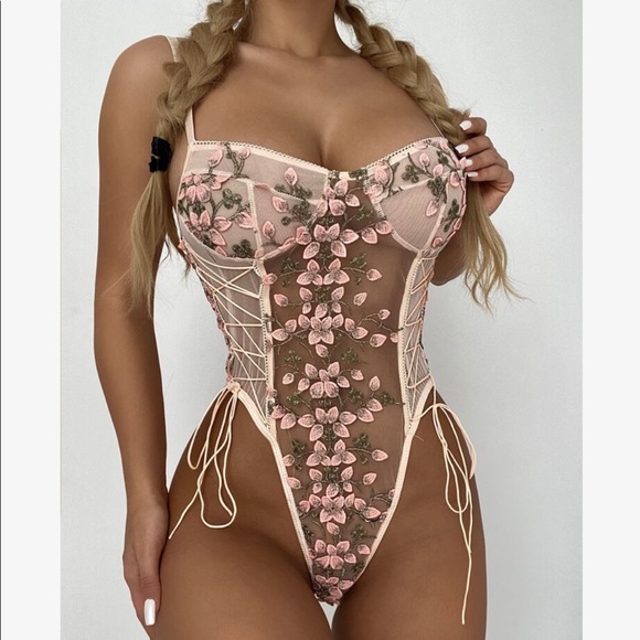 Sexy Lace Sheer Mesh Floral Colorblock Open-crotch Bodysuit main image 0
